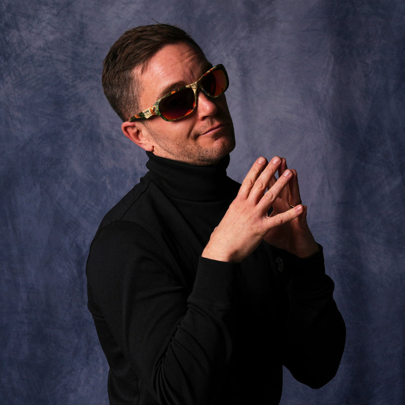 / HDPV Polarized Red | photo_of_person_3.JPG | The Actualbush Somox, polarized sunglasses from Pit Viper