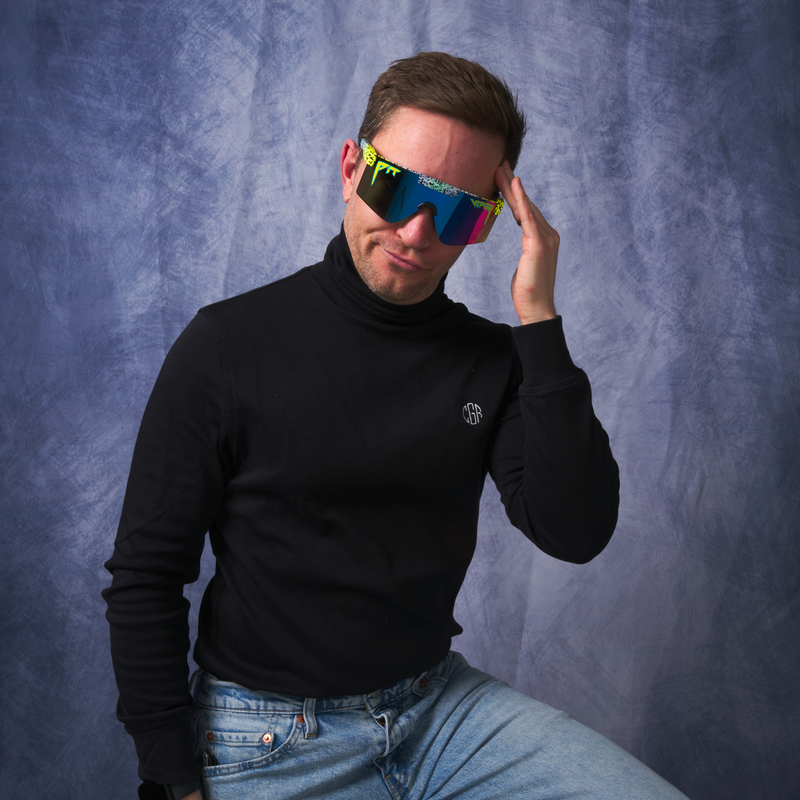 HDPV Polarized Blue-Purple / Regular | photo_of_person_2.JPG | The Rec Beach Original 2.0, polarized sunglasses from Pit Viper