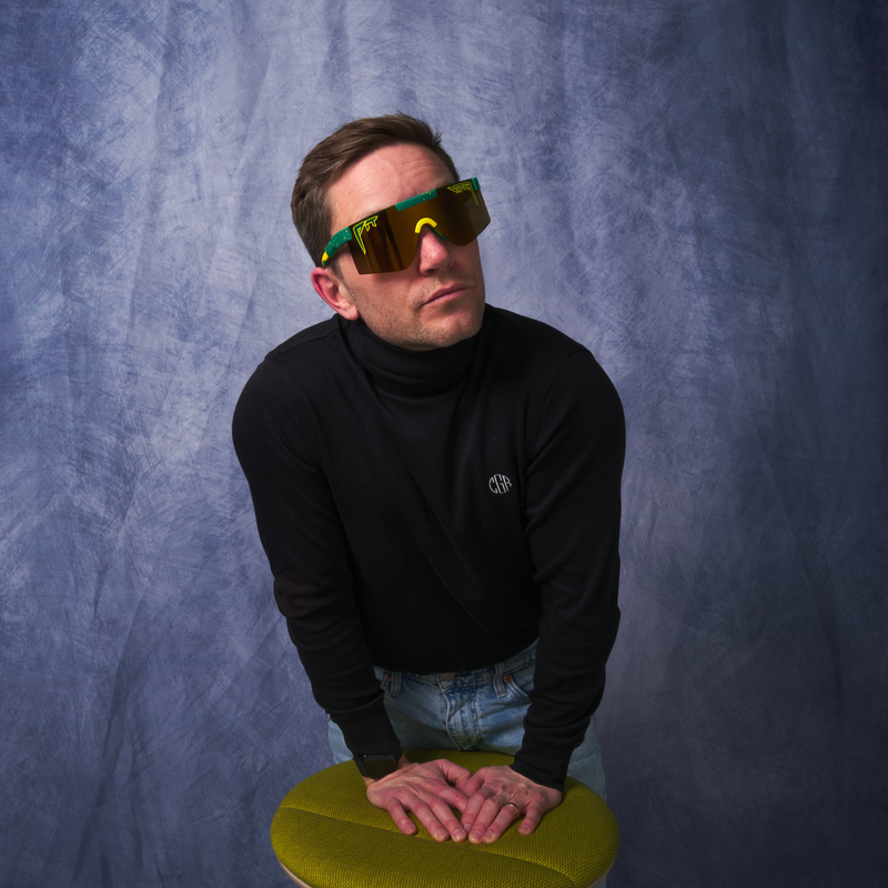 HDPV Polarized Gold / Regular | photo_of_person.JPG | The Straya Original 2.0, polarized sunglasses from Pit Viper